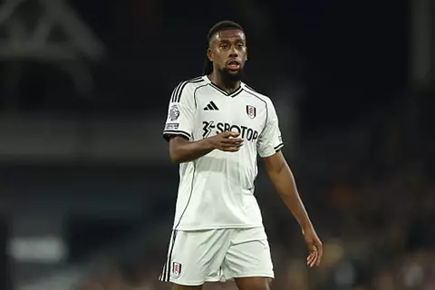 سبقه 4 لاعبين أفارقة بينهم صلاح.. أيوبي يكمل المئوية الثالثة في الدوري الإنجليزي